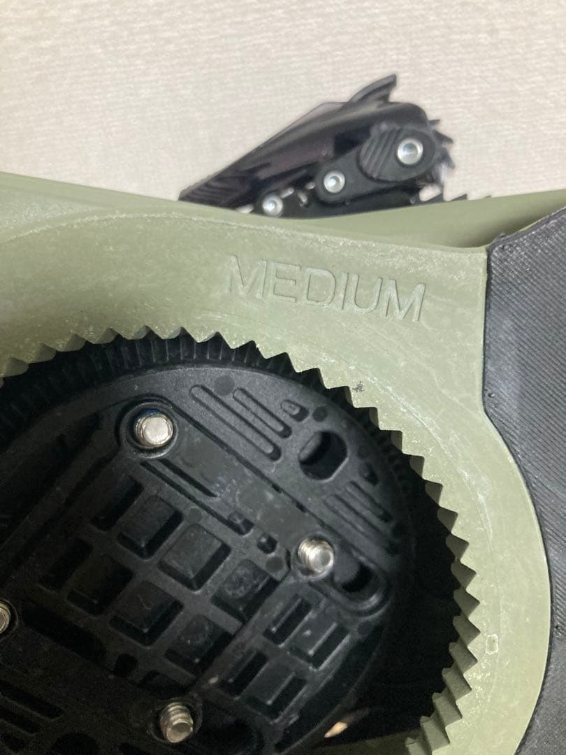 SALOMON RHYTHM スノーボードビンディング　Mサイズ