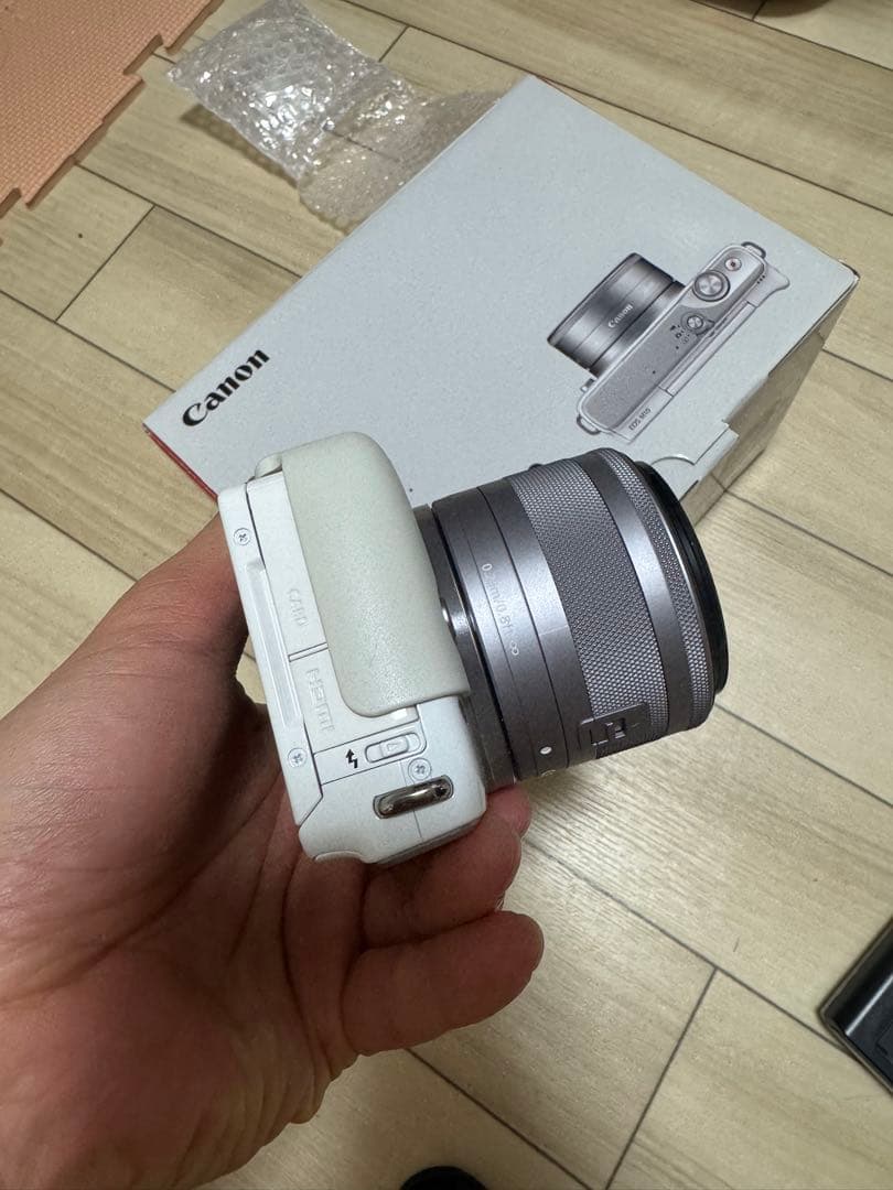 Canon EOS M10 ホワイト EF-M15-45 IS STM