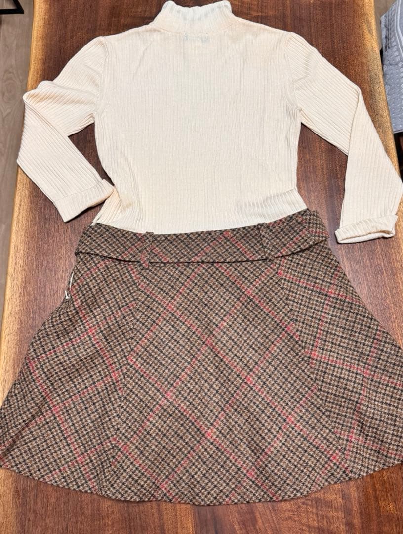 【セール】ベージュ タートルネック チェック柄スカート セット