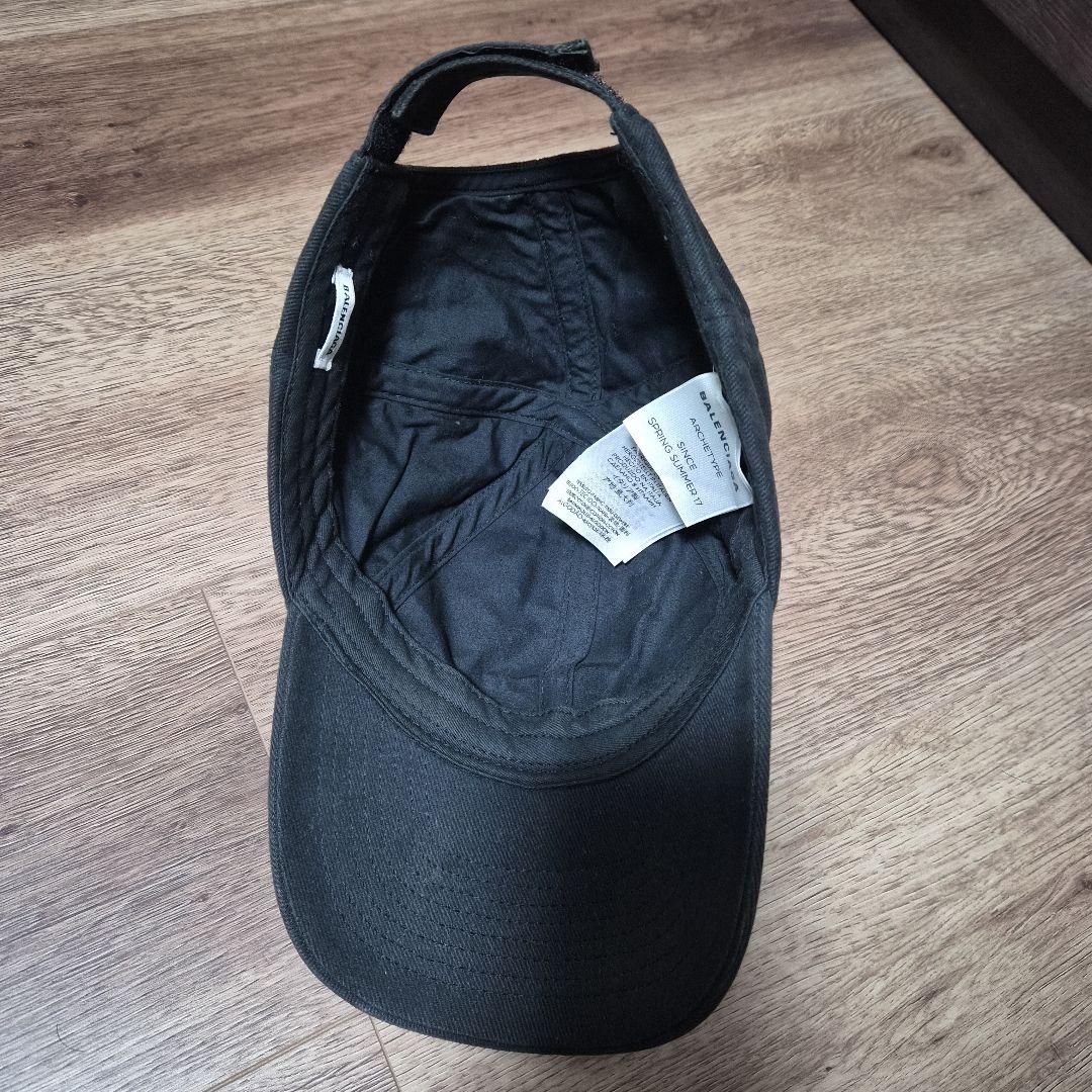 BALENCIAGA ベースボールキャップ 黒