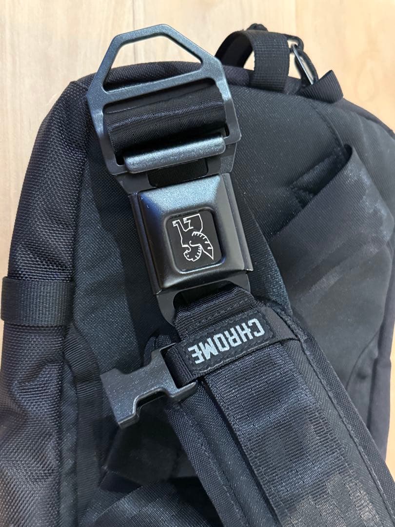 CHROME KADET SLING BAG 黒　カデット　オーガナイザー付き