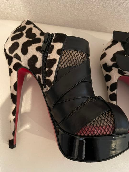 クリスチャン ルブタン　ブーティ　ブーツ
