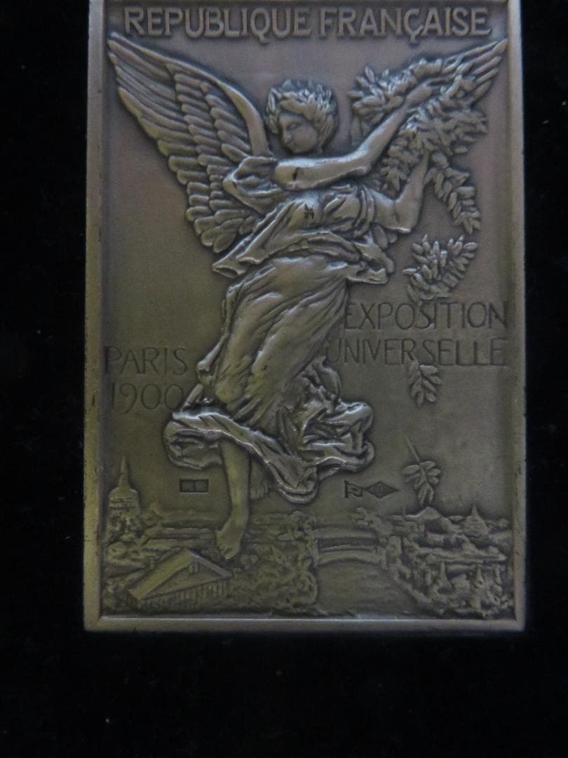 パリオリンピック優勝純銀メダル　　　　【ケース入り】