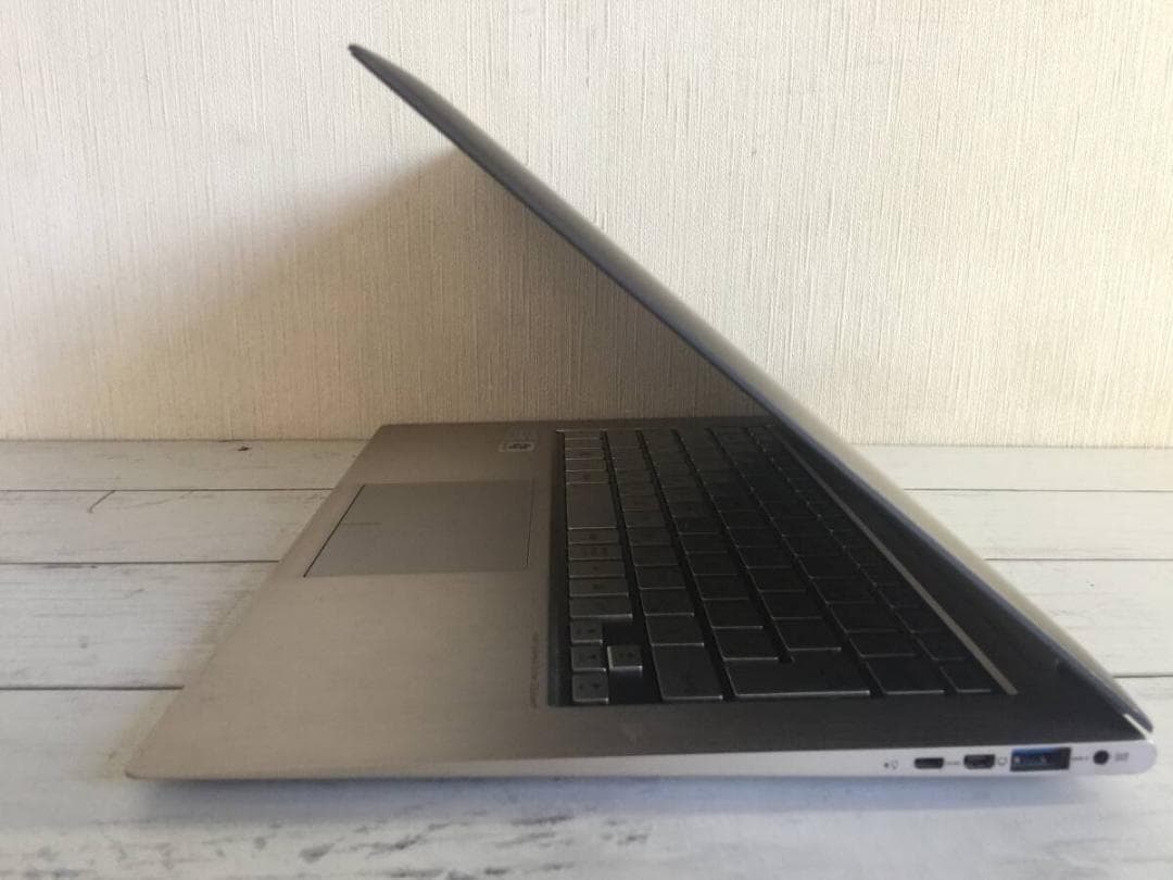 ASUS UX31E 13.3型液晶/SSD256G　薄型・コンパクト パソコン