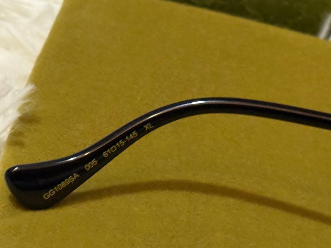 GUCCI チェーン付き サングラス