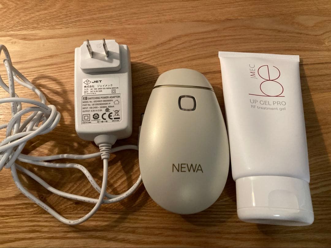 NEWAリフト美顔器 専用ジェル6割程度