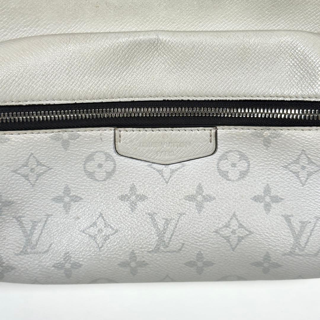 LOUIS VUITTONルイヴィトン アウトドアメッセンジャーショルダーバッグ