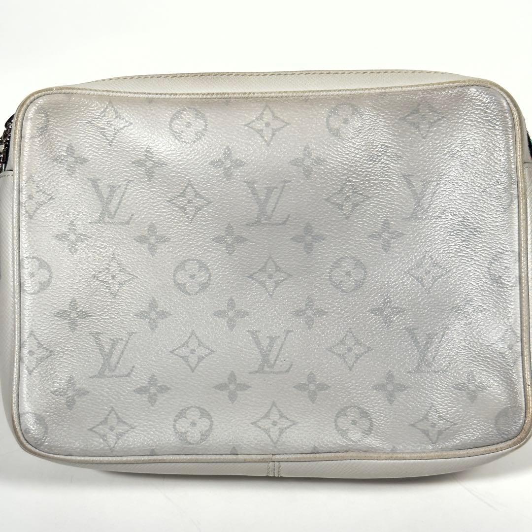 LOUIS VUITTONルイヴィトン アウトドアメッセンジャーショルダーバッグ