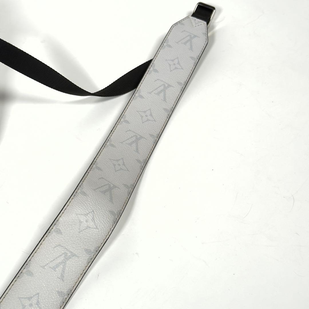 LOUIS VUITTONルイヴィトン アウトドアメッセンジャーショルダーバッグ