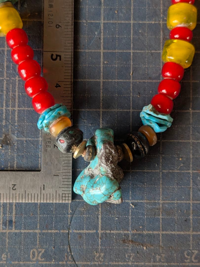 ビンテージホワイトハーツ使用　ビーズネックレス　ハンドメイド　カスタム可能