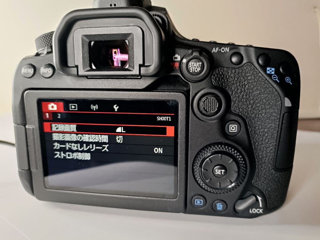 CANON EOS 90D EF-S18-55mm　本体とレンズのみ！