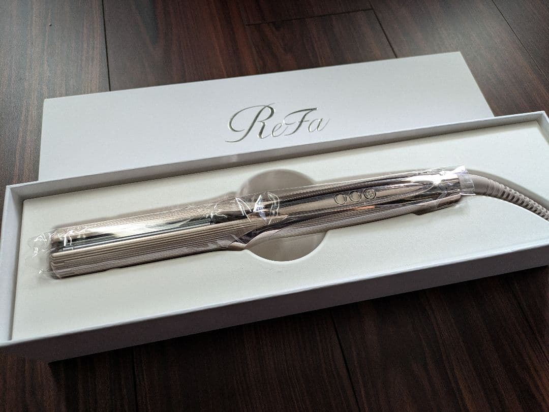 【新品未使用!!】リファストレートアイロンプロ+ 専用ケース付き