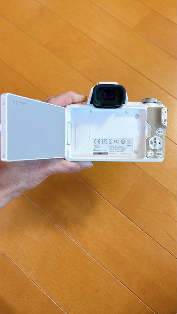 Canon EOS Kiss M2 ダブルレンズセット