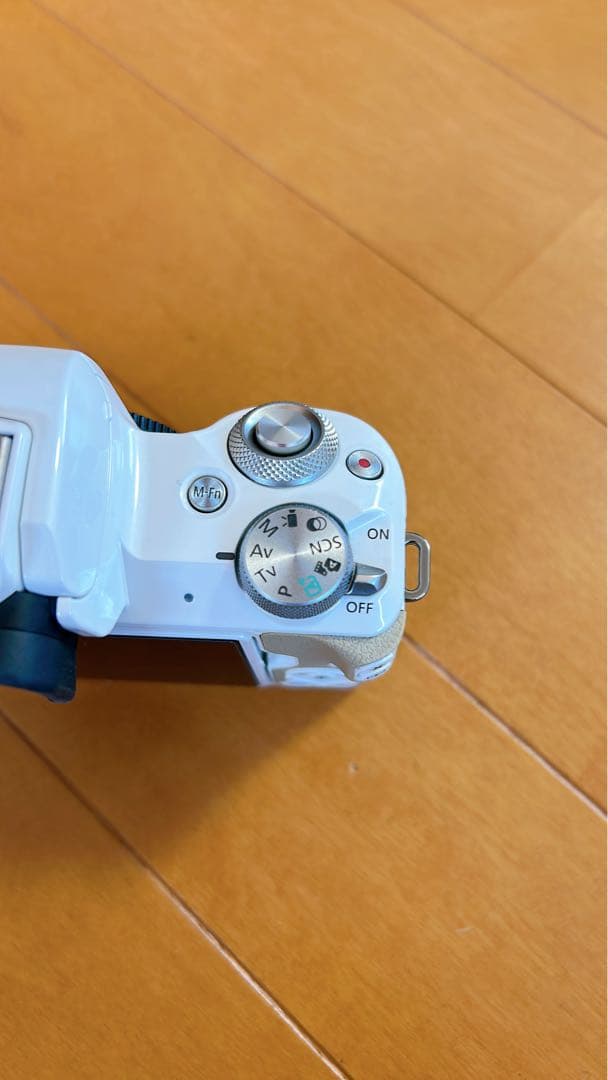 Canon EOS Kiss M2 ダブルレンズセット