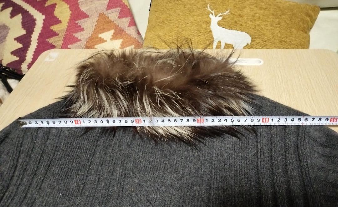 かおり FENDI ファー付きグレーセーター