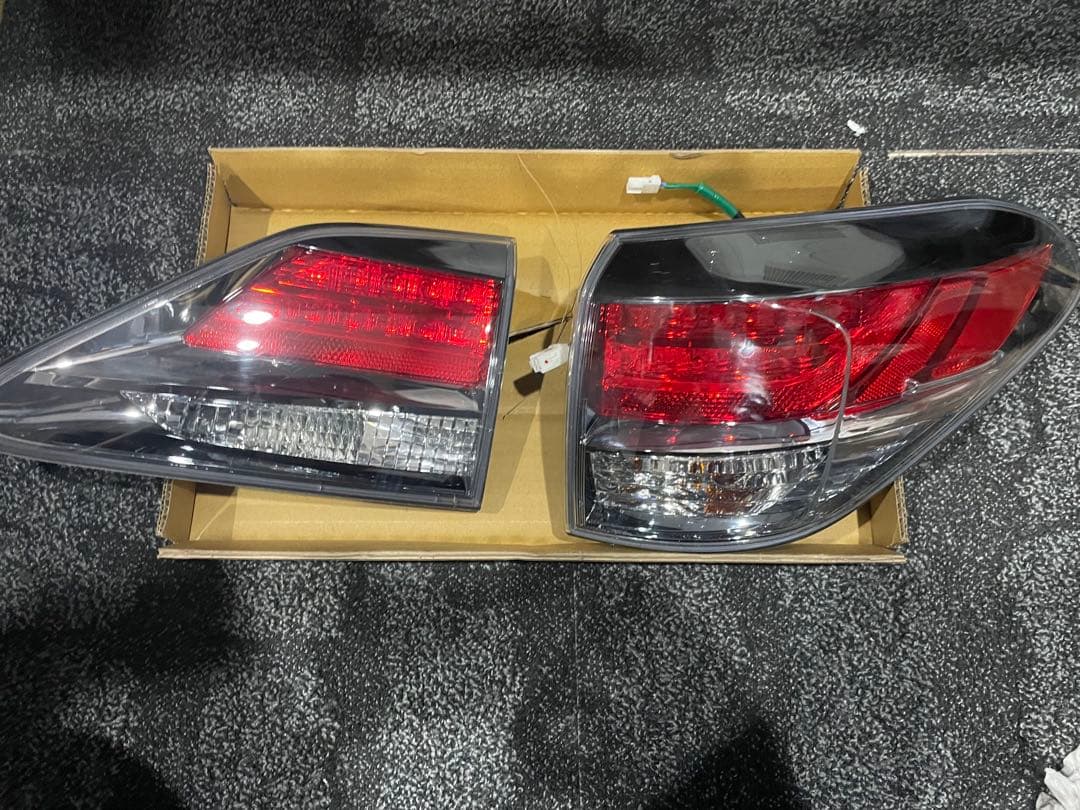 10系レクサス450h純正テールランプ/部品取り用・中古