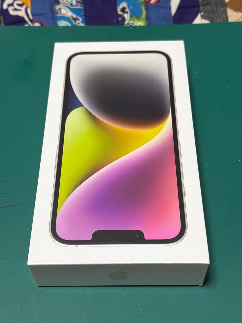 Apple iPhone14 スターライト 128GB 本体 ESRケース付き