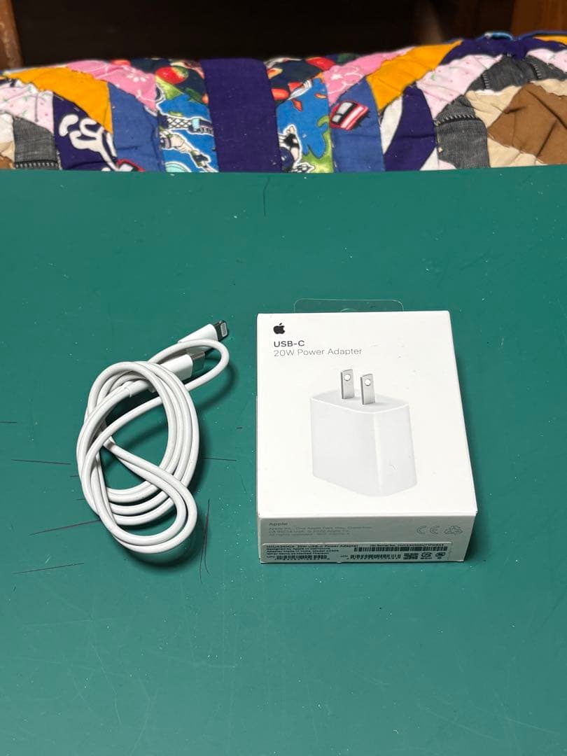 Apple iPhone14 スターライト 128GB 本体 ESRケース付き