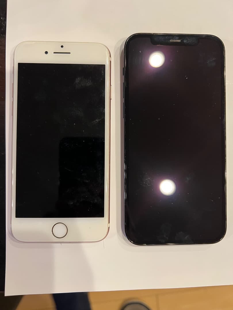 iPhone8とiPhone12 Pro