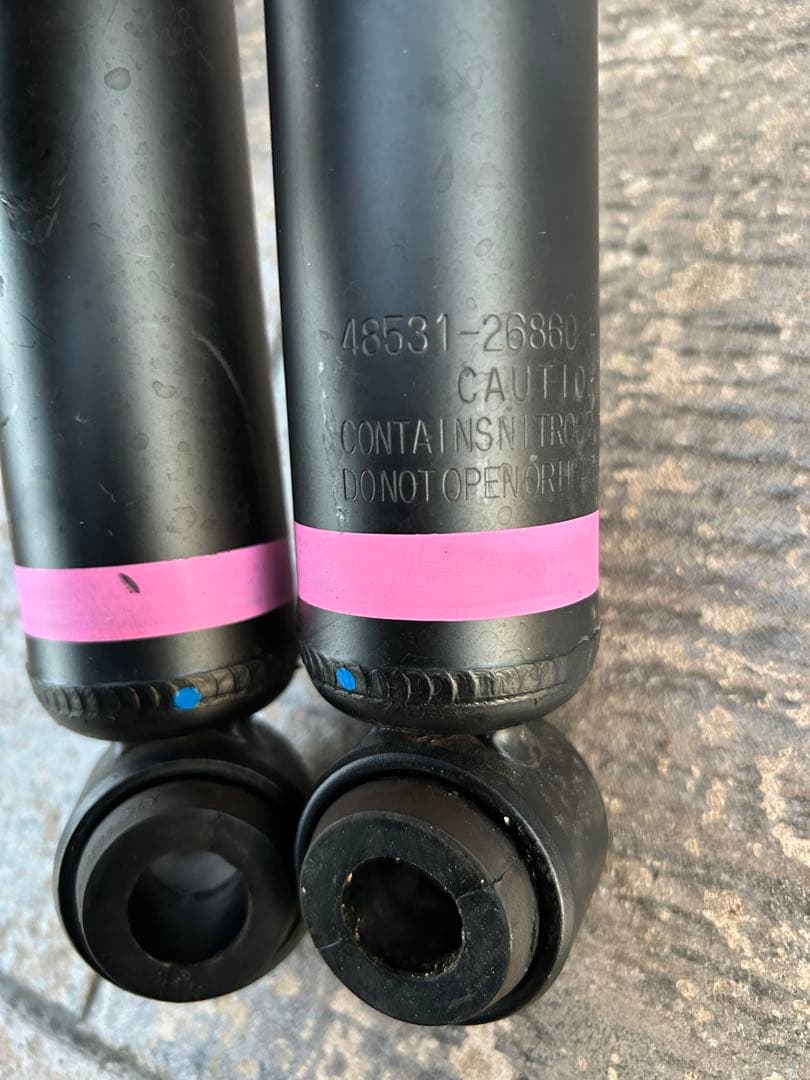 ハイエース　純正ショックアブソーバー