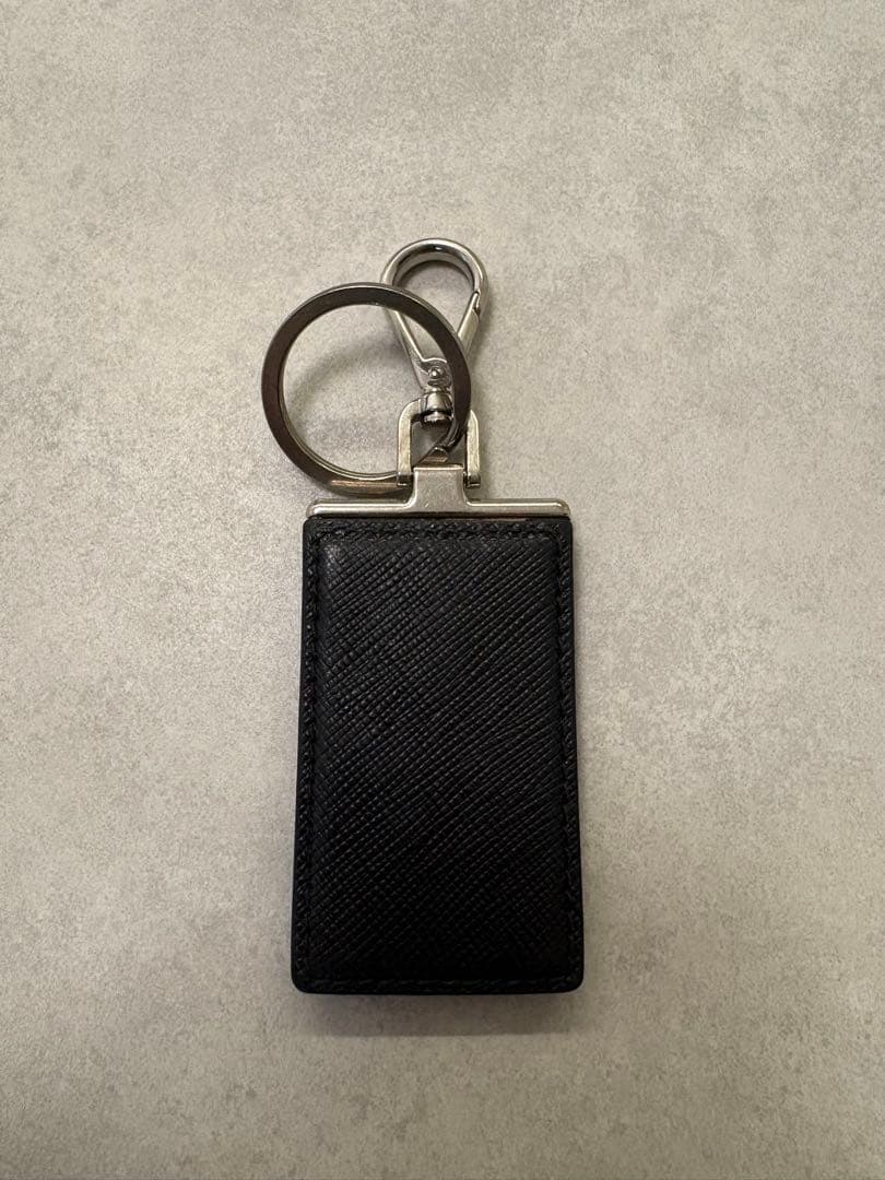 プラダ　ポーター　キーホルダー　ストラップ　キーリング　ホテルマン　ドアマン