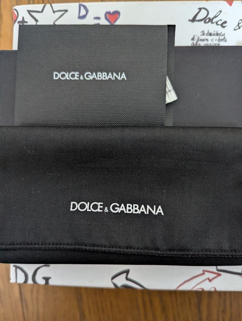 DOLCE＆GABBANA　スモールカーフスキンジップアップウォレット