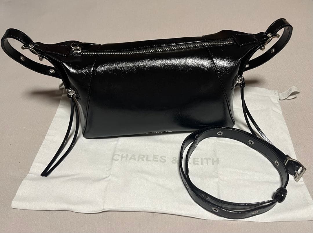 チャールズアンドキース　ザイリア ホーボーバッグ