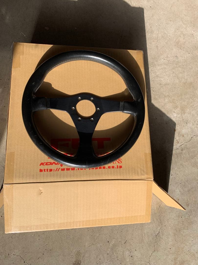 n*e様 ナルディ ガラ3 レザーステアリング 35φ ホーンボタン付