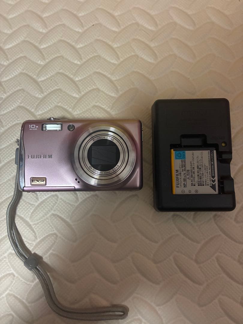 美品　fujifilm f80exrx デジタルカメラ