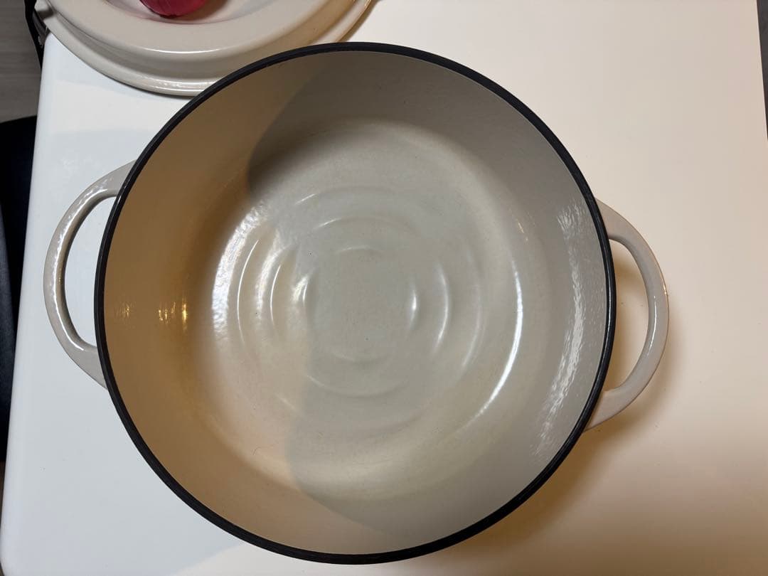 バーミキュラオーブンポット26センチ　ホワイト