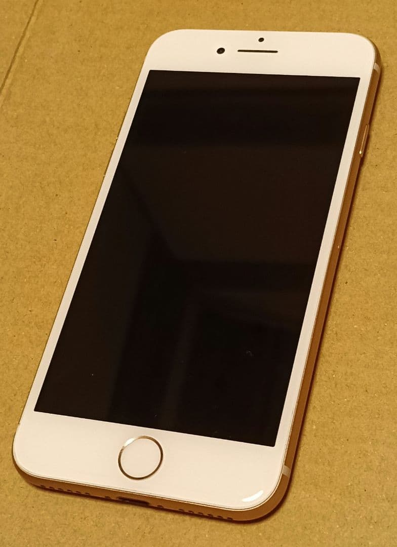 Apple iPhone 8 本体　中古品