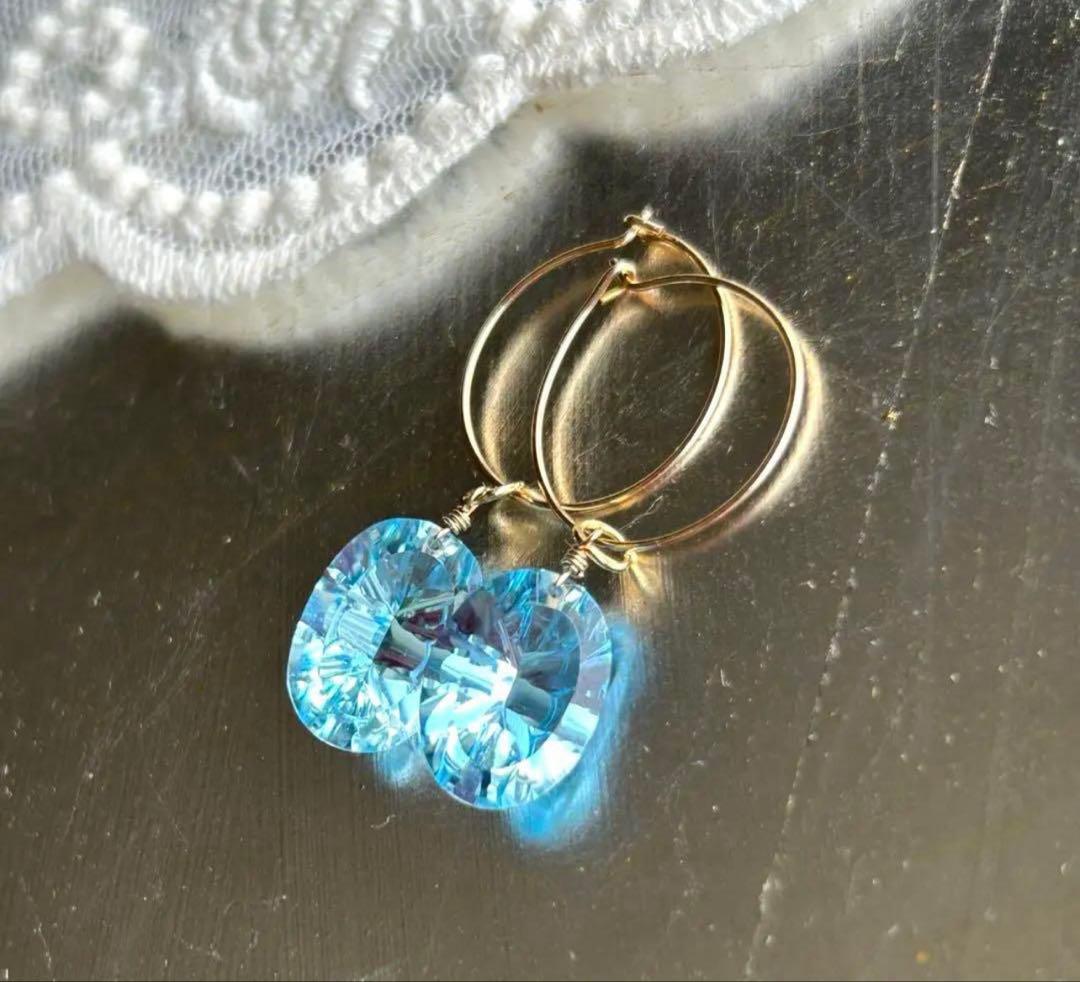 ブルートパーズルース　オーバルコンケーブカットのチャーム他　14kgf