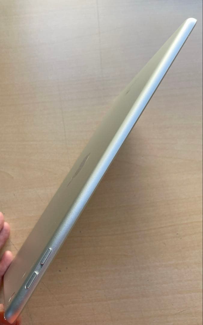 iPad 第6世代　A1893　Wi-Fiモデル　シルバー　32GB 美品　#1