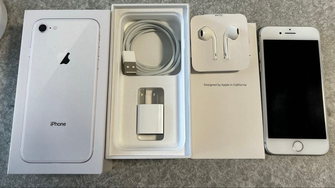 iPhone 8 本体 【初期化済み】