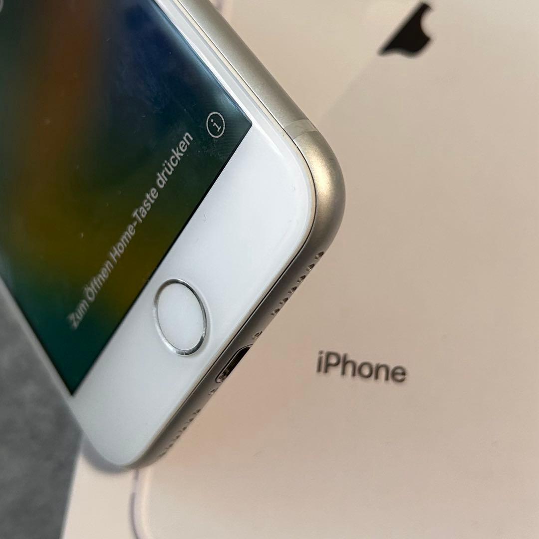 iPhone 8 本体 【初期化済み】