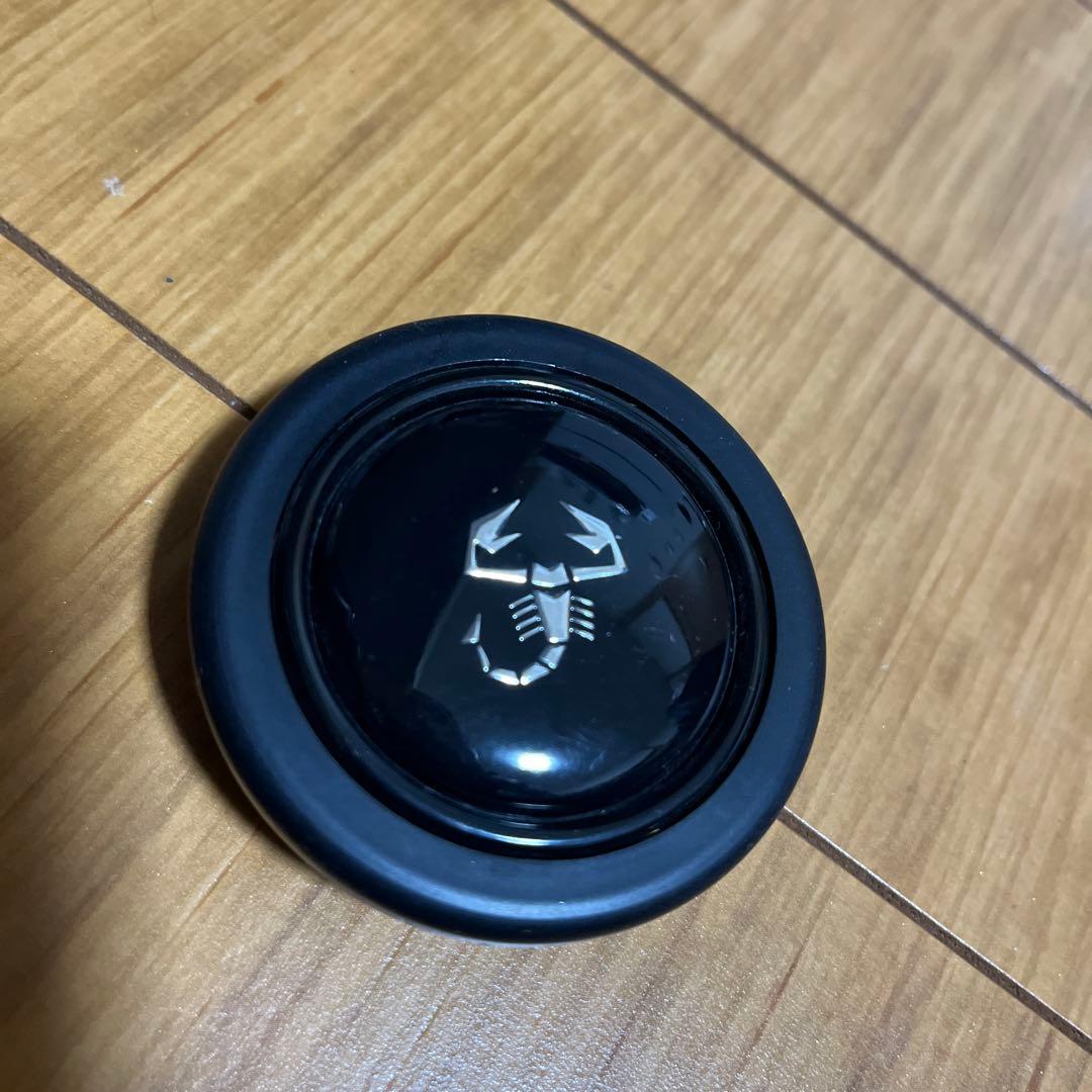 新品　コレクション品　アバルト　ホーンボタン　黒　ＭＯＭＯ