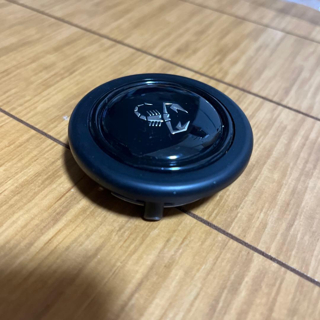 新品　コレクション品　アバルト　ホーンボタン　黒　ＭＯＭＯ