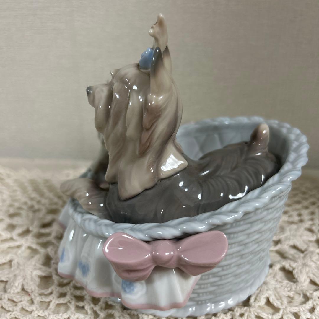 リヤドロ　犬「ここが好き」 #6469 ヨークシャテリア　廃盤