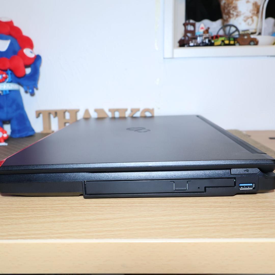 Win11公式対応10世代i5/メ8/新品SSD/DVD/無線/HDMI/カメラ