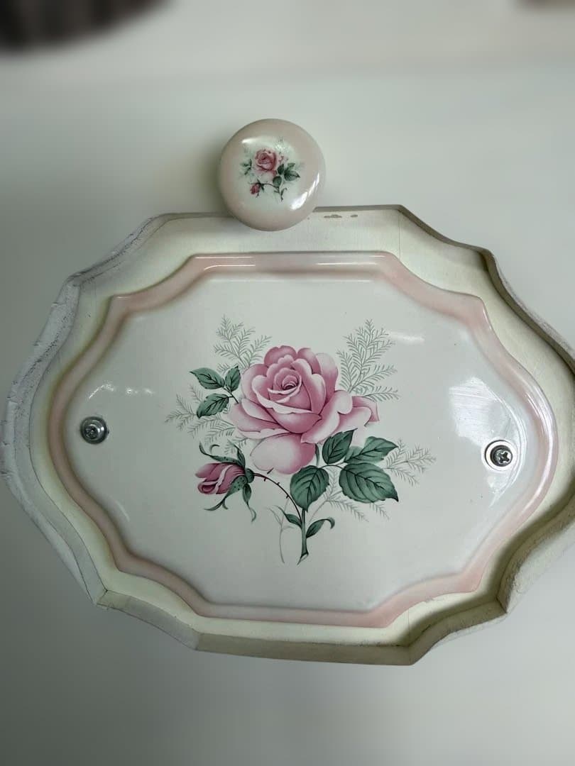 薔薇が上品なシェルブールのブレットBOX 試作品　キッチン　リビング収納