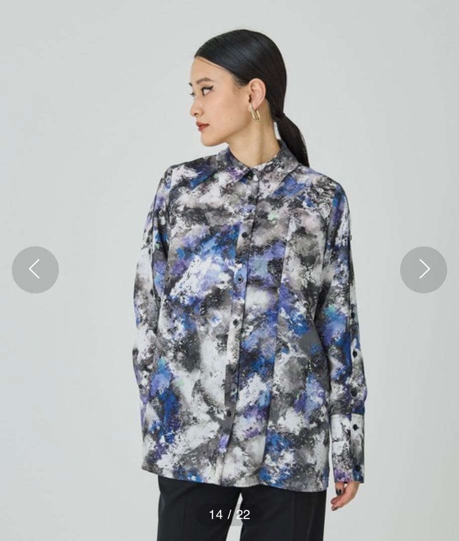 UNITED TOKYO プラケットスリーブプリントブラウス