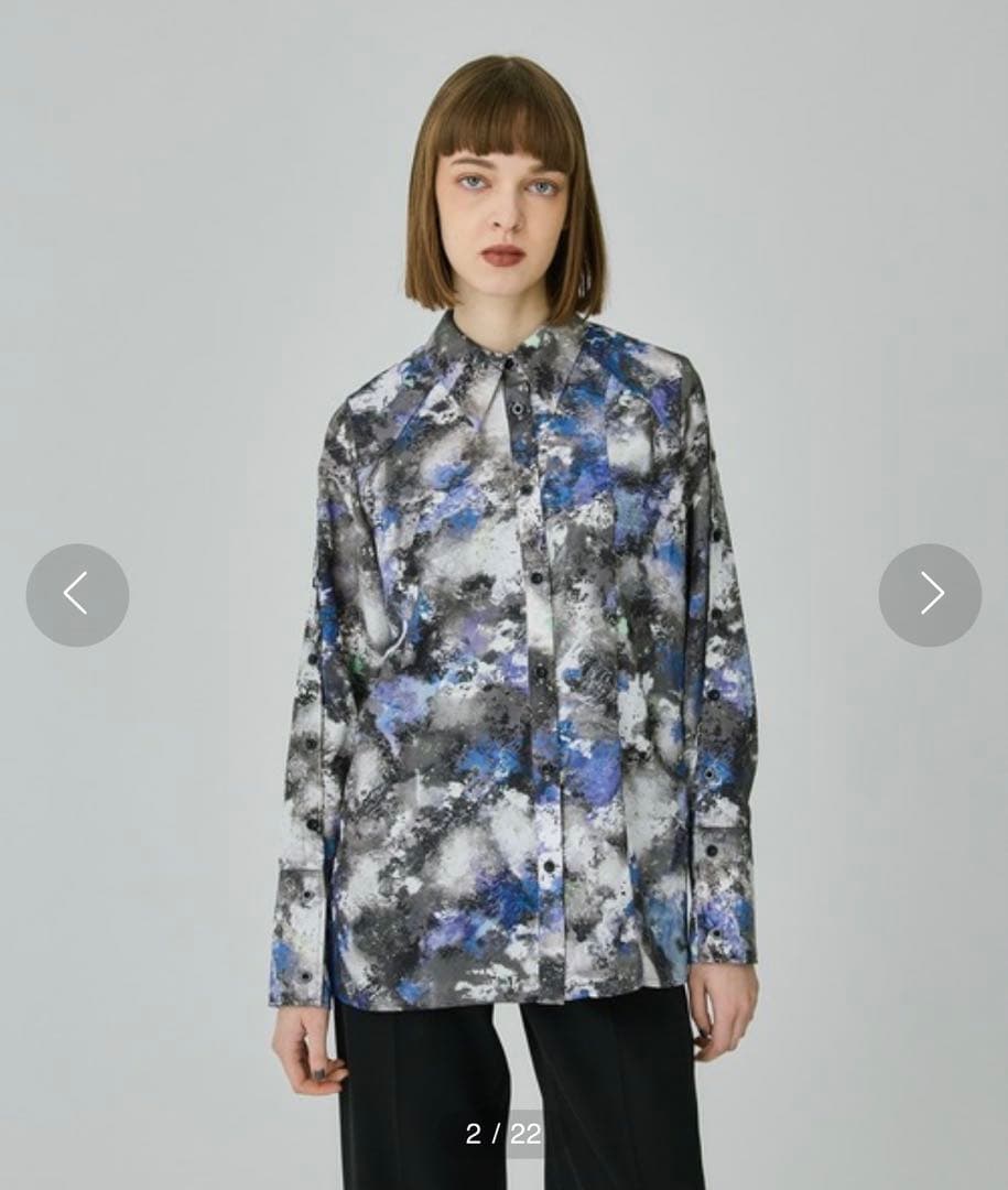 UNITED TOKYO プラケットスリーブプリントブラウス