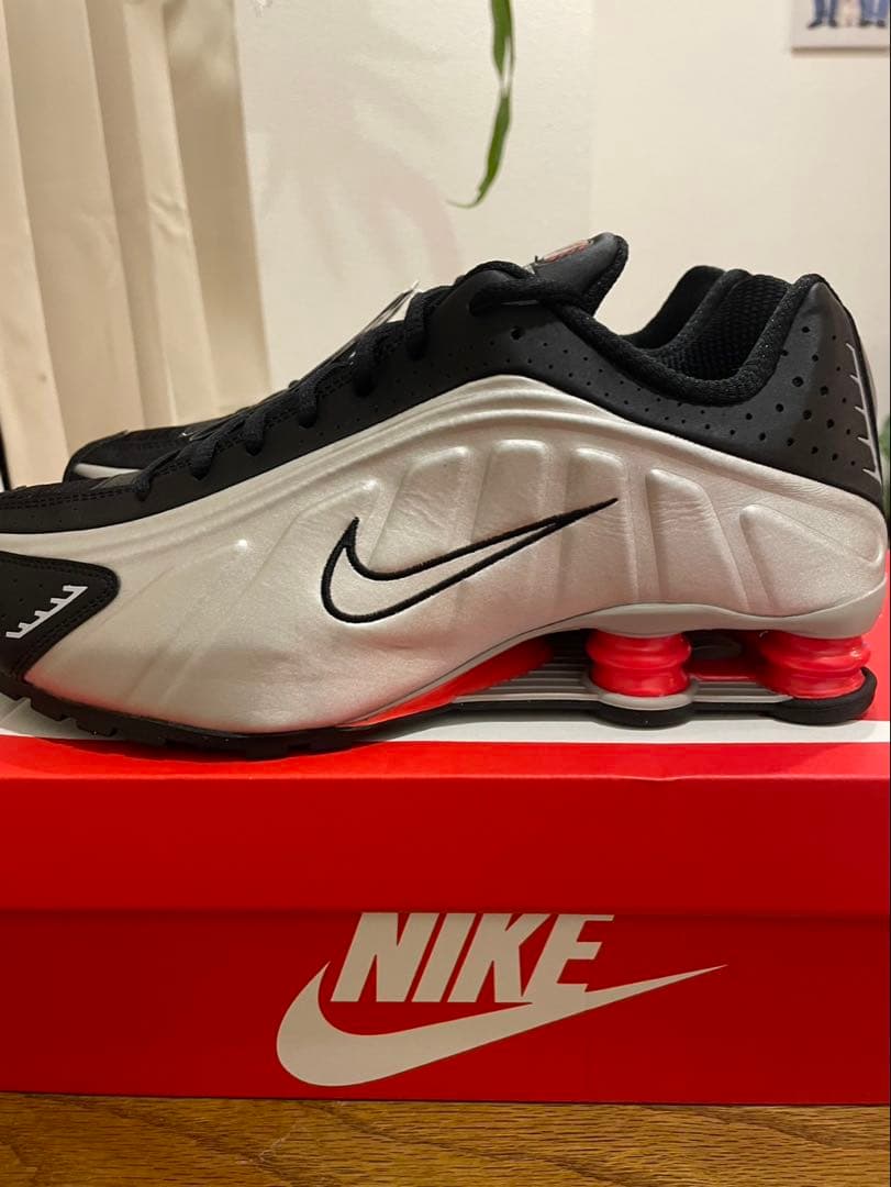 靴 Nike Shox R4
