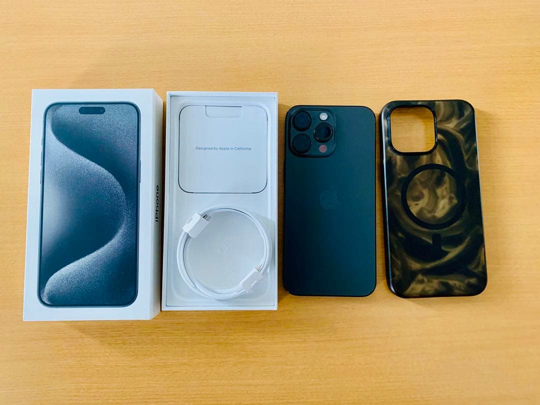 iPhone15ProMAX 256GB ブラックチタニウム美品 SIMフリー