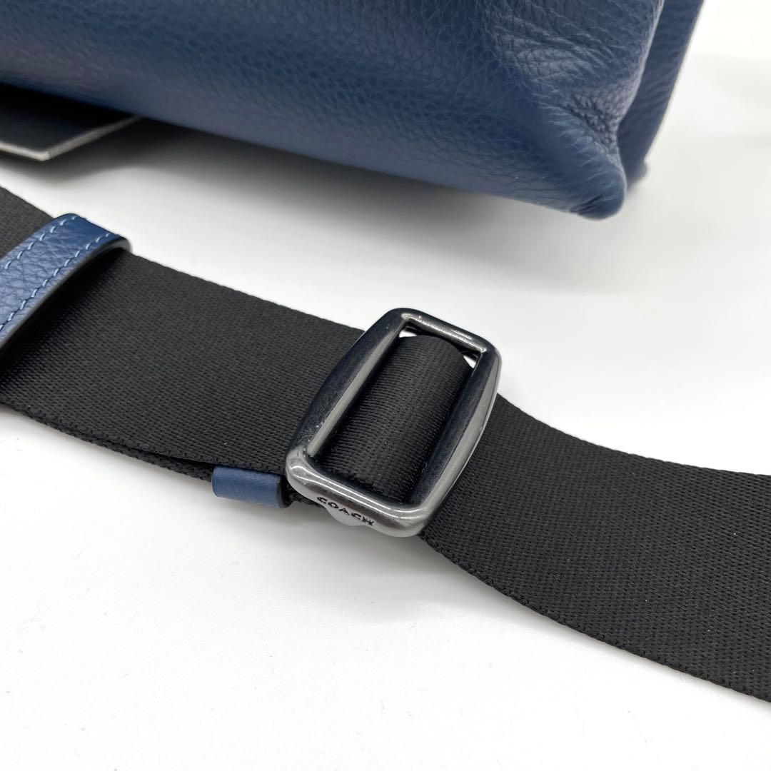 【未使用級】コーチ　ケイレブ　メッセンジャーバッグ　ガンメタ　レザー　青