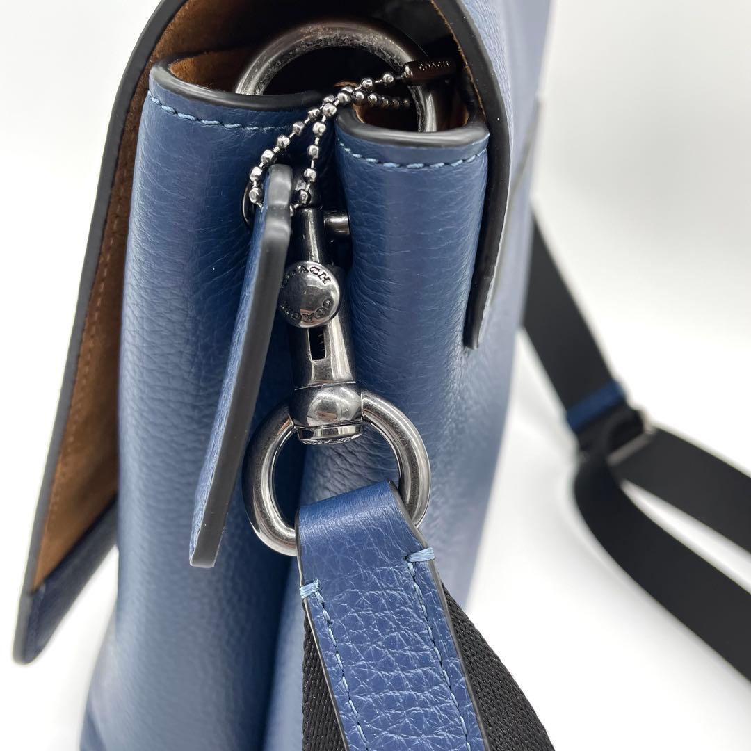 【未使用級】コーチ　ケイレブ　メッセンジャーバッグ　ガンメタ　レザー　青