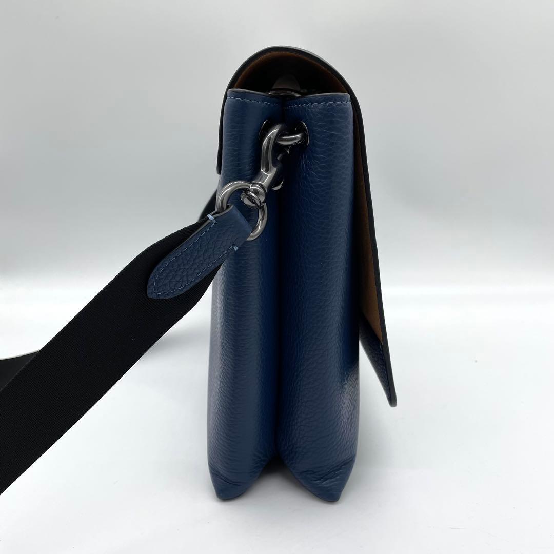 【未使用級】コーチ　ケイレブ　メッセンジャーバッグ　ガンメタ　レザー　青