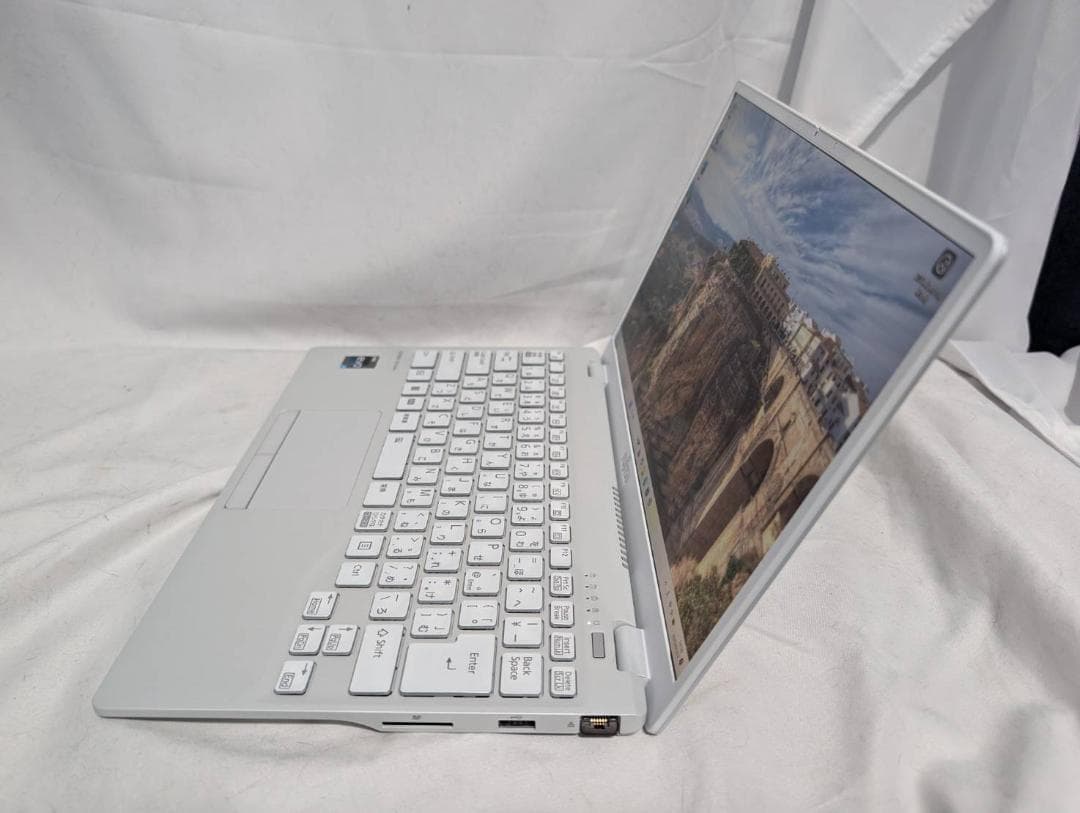 ☆高性能☆ 富士通 LIFEBOOK 第12世代 i7-1255U 軽量834g
