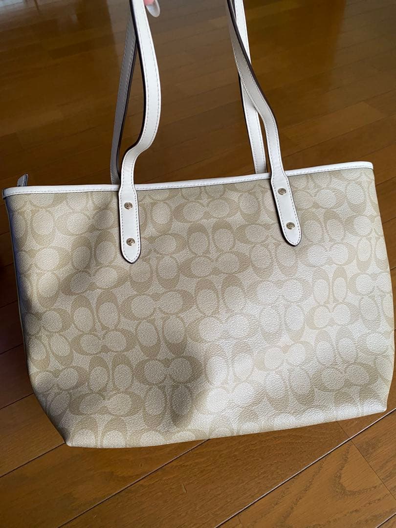 COACH ベージュ ロゴ柄 トート