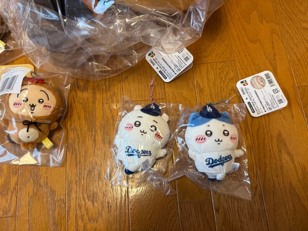 即*ニ様 ちいかわ　たぬきだもんくじ　A B C 賞　MLB ドジャース　12点